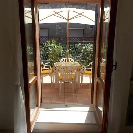 Tuderte Apartment *