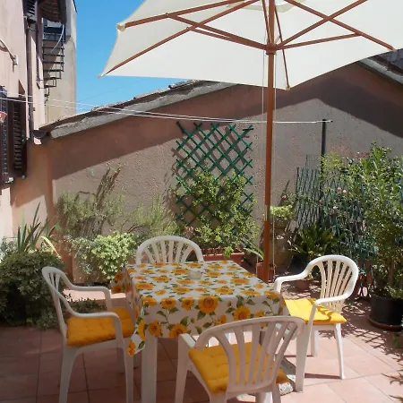 Tuderte Apartment *